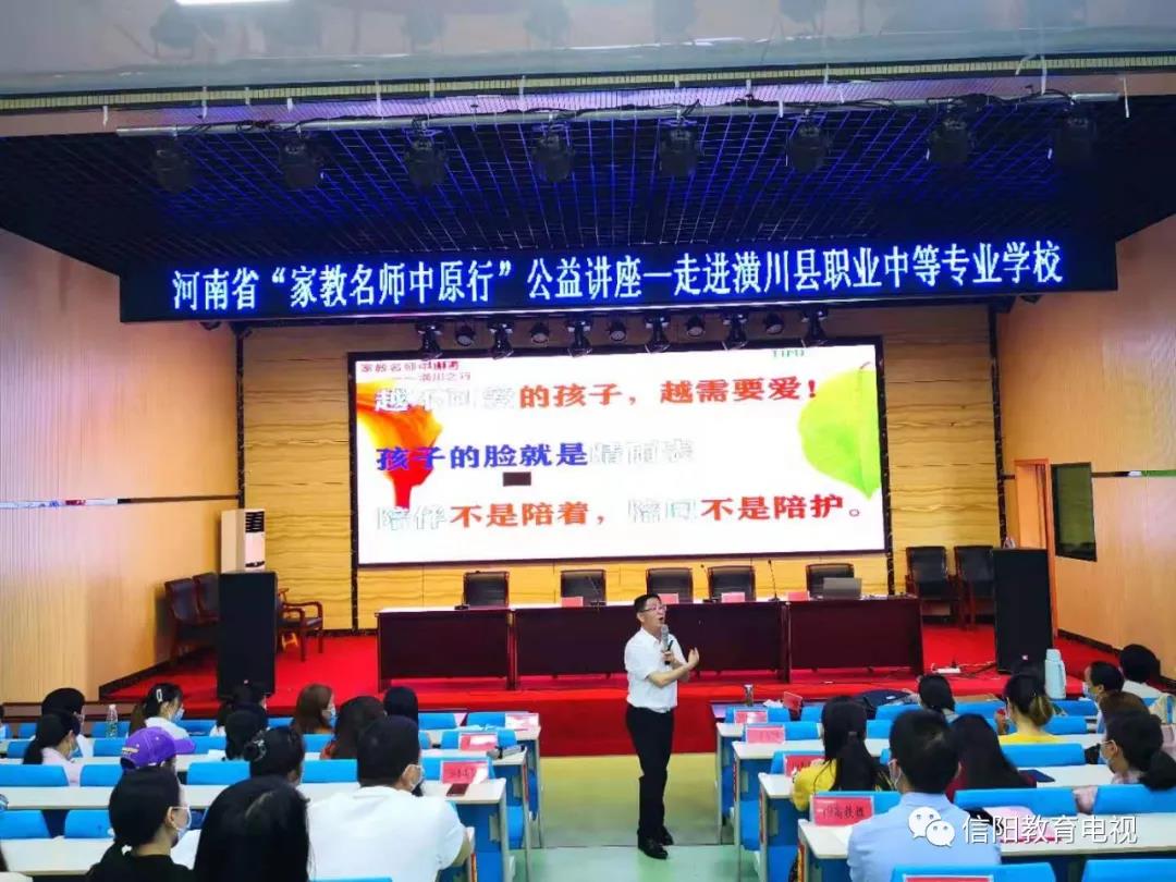胡潜.jpg