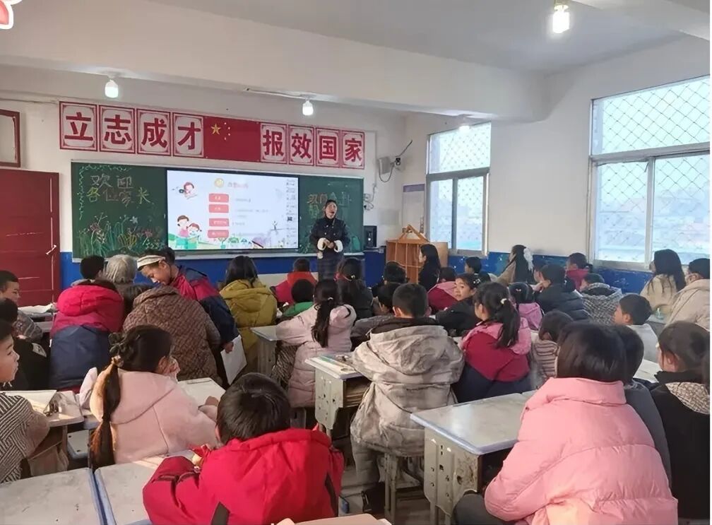 I2ZmZmZmZg_750_0_0_0_q80 (2).jpg